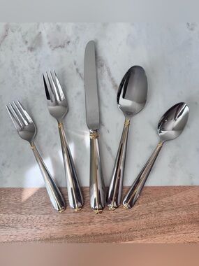 MIKASA Trapunto D’Oro Silver with Gold Stainless Steel Flatware Set 5 Piece